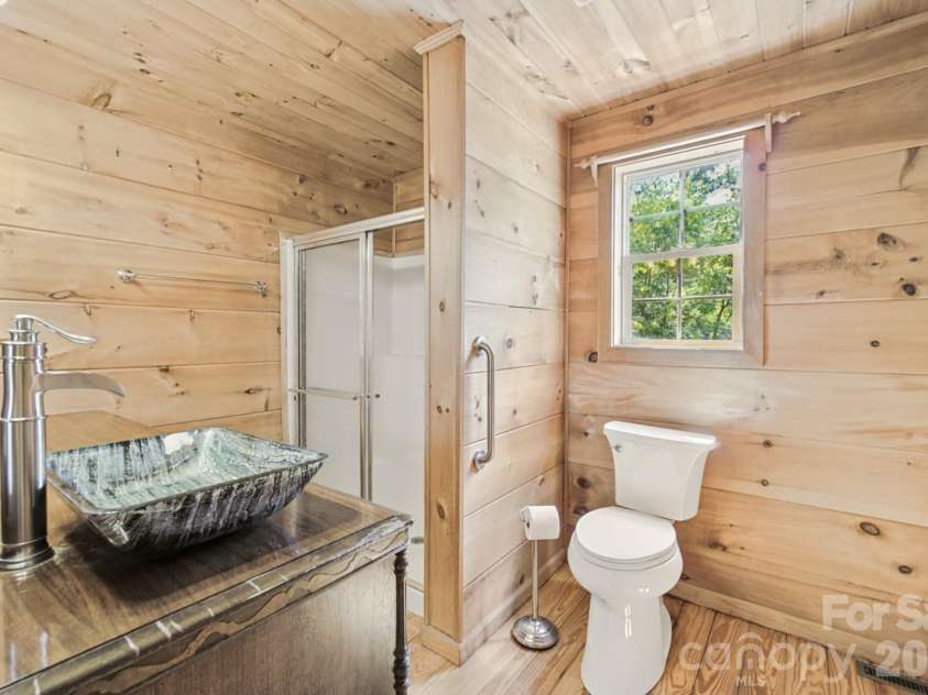 1 Locust Avenue, Asheville, NC 28804.  MLS# CAR4418409, YatesRealty ID 51631. 