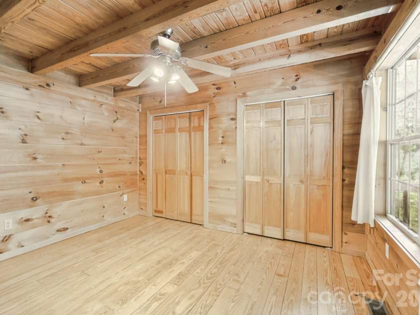 1 Locust Avenue, Asheville, NC 28804.  MLS# CAR4418409, YatesRealty ID 51631. 