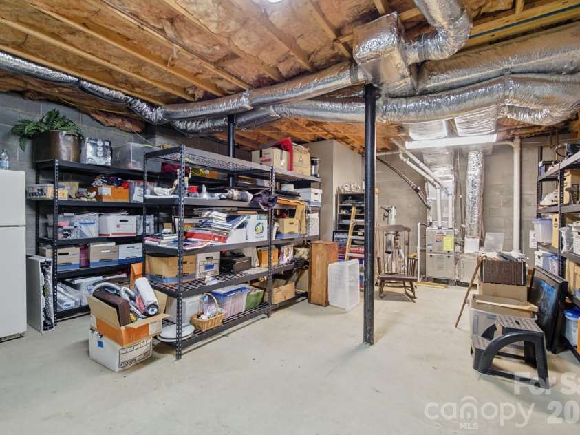 1 Locust Avenue, Asheville, NC 28804.  MLS# CAR4418409, YatesRealty ID 51631. 