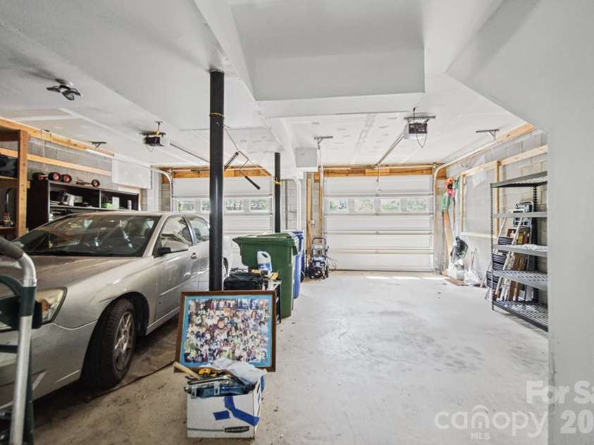 1 Locust Avenue, Asheville, NC 28804.  MLS# CAR4418409, YatesRealty ID 51631. 