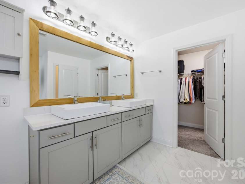 346 Belton Street, Charlotte, NC 28209.  MLS# CAR4419009, YatesRealty ID 51632. 