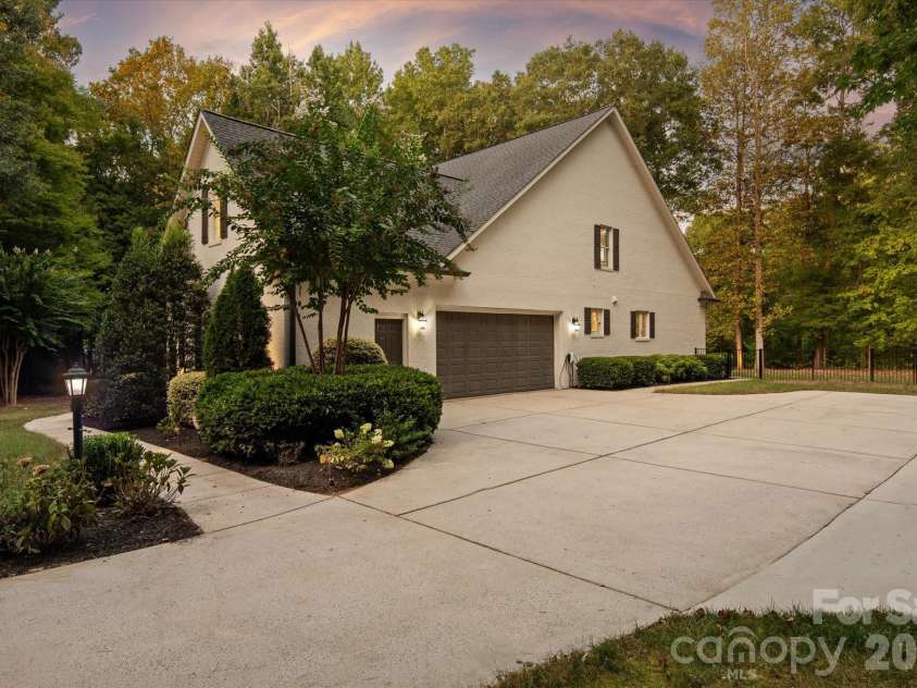 611 Pacer Lane, Waxhaw, NC 28173.  MLS# CAR4420787, YatesRealty ID 51634. 