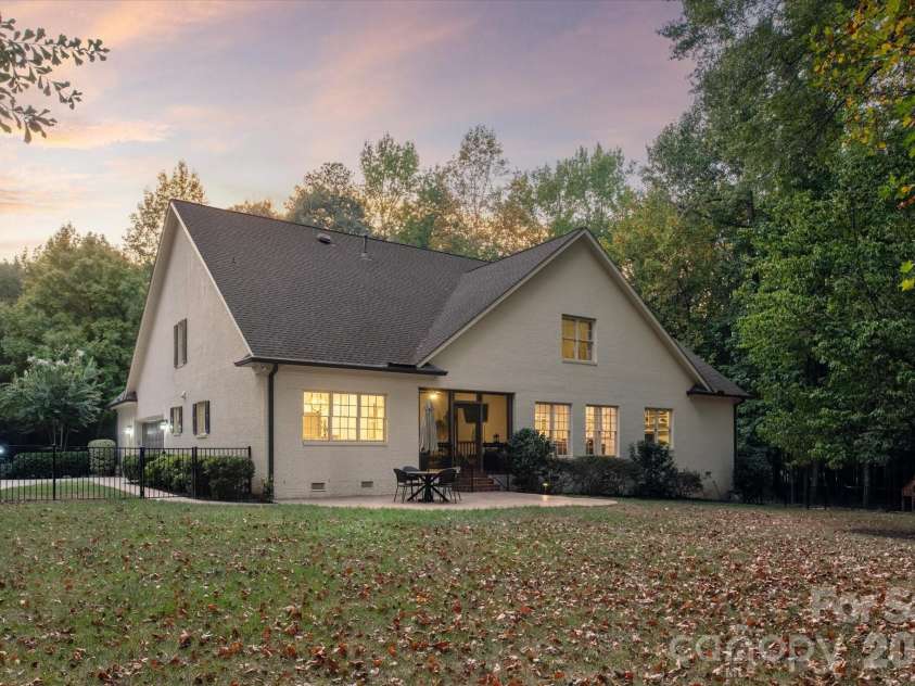 611 Pacer Lane, Waxhaw, NC 28173.  MLS# CAR4420787, YatesRealty ID 51634. 