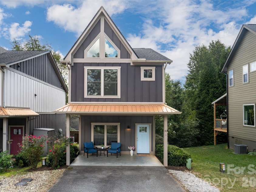 43 Burk Street, Asheville, NC 28806.  MLS# CAR4421364, YatesRealty ID 51635. 