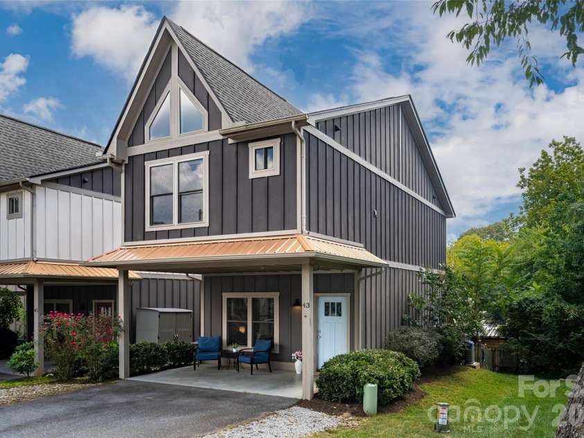 43 Burk Street, Asheville, NC 28806.  MLS# CAR4421364, YatesRealty ID 51635. 