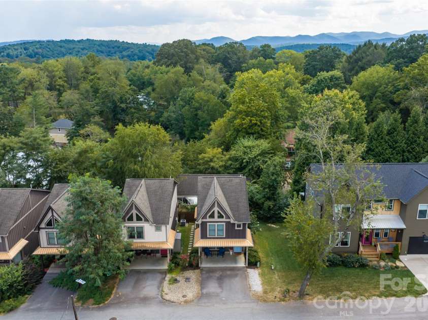 43 Burk Street, Asheville, NC 28806.  MLS# CAR4421364, YatesRealty ID 51635. 