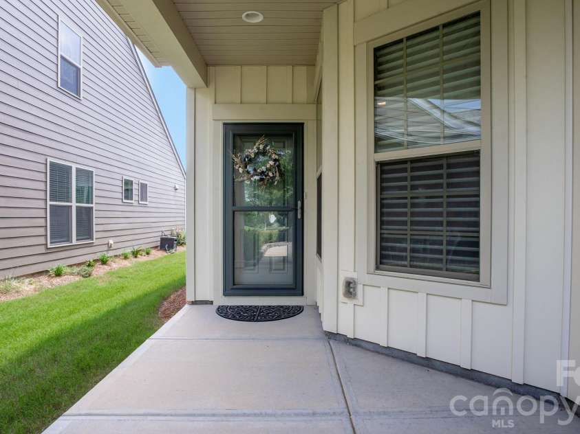 1018 Kirby Drive, Fort Mill, SC 29715.  MLS# CAR4411917, YatesRealty ID 51638. Covered Front Porch