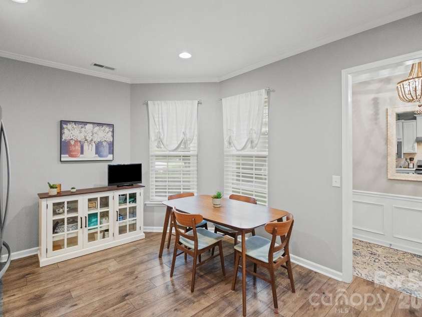 1018 Kirby Drive, Fort Mill, SC 29715.  MLS# CAR4411917, YatesRealty ID 51638. Eat-in Kitchen