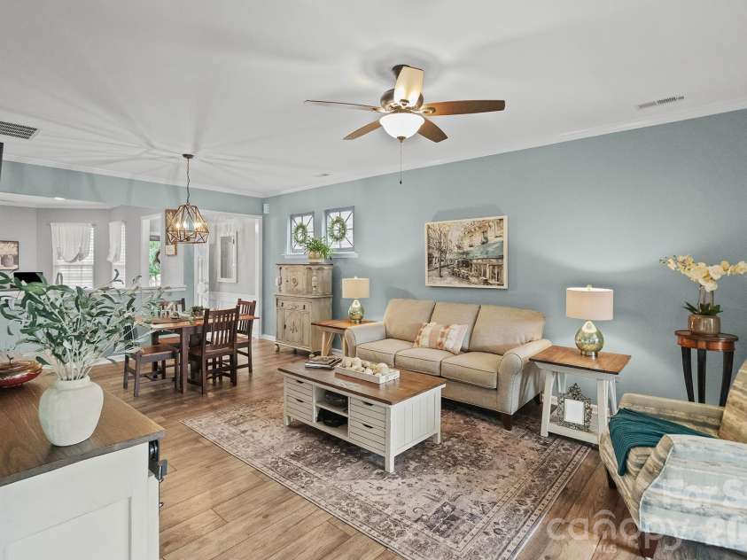 1018 Kirby Drive, Fort Mill, SC 29715.  MLS# CAR4411917, YatesRealty ID 51638. Open floor plan.  Great for entertaining.