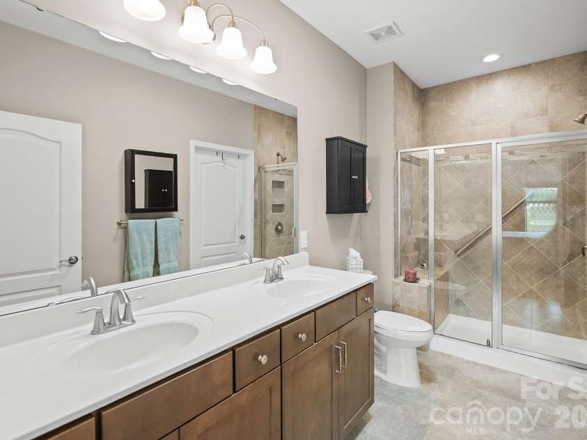 1018 Kirby Drive, Fort Mill, SC 29715.  MLS# CAR4411917, YatesRealty ID 51638. Primary Bath