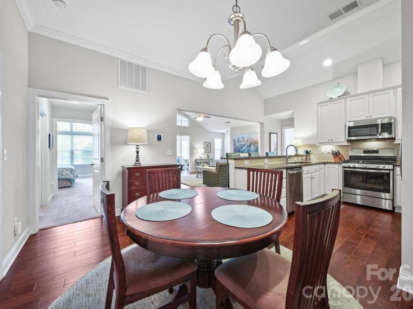 2307 Villa Oaks Court, Gastonia, NC 28054.  MLS# CAR4414288, YatesRealty ID 51639. 