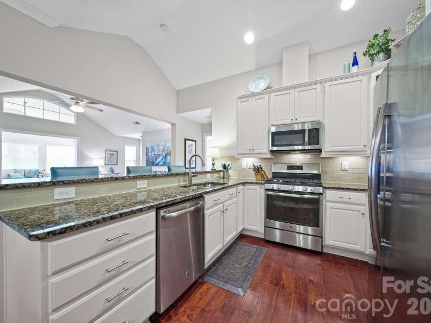 2307 Villa Oaks Court, Gastonia, NC 28054.  MLS# CAR4414288, YatesRealty ID 51639. 