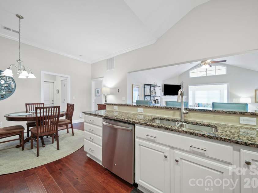 2307 Villa Oaks Court, Gastonia, NC 28054.  MLS# CAR4414288, YatesRealty ID 51639. 
