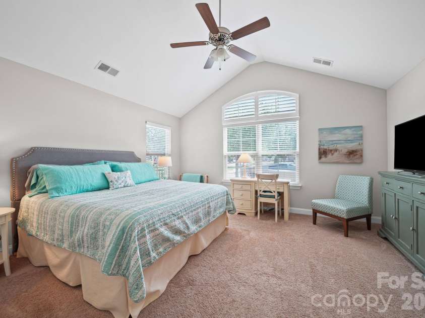 2307 Villa Oaks Court, Gastonia, NC 28054.  MLS# CAR4414288, YatesRealty ID 51639. 