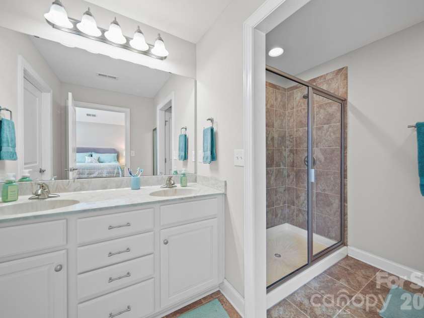 2307 Villa Oaks Court, Gastonia, NC 28054.  MLS# CAR4414288, YatesRealty ID 51639. 