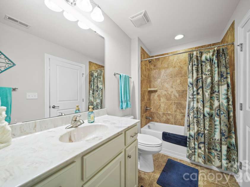 2307 Villa Oaks Court, Gastonia, NC 28054.  MLS# CAR4414288, YatesRealty ID 51639. 
