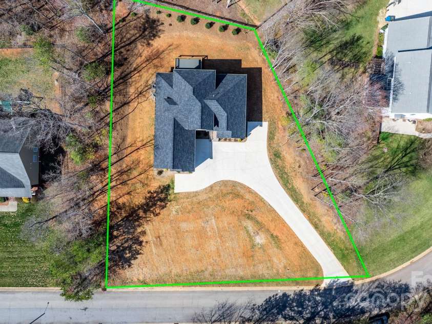 4060 Steve Ikerd Drive, Hickory, NC 28601.  MLS# CAR4232735, YatesRealty ID 5164. 
