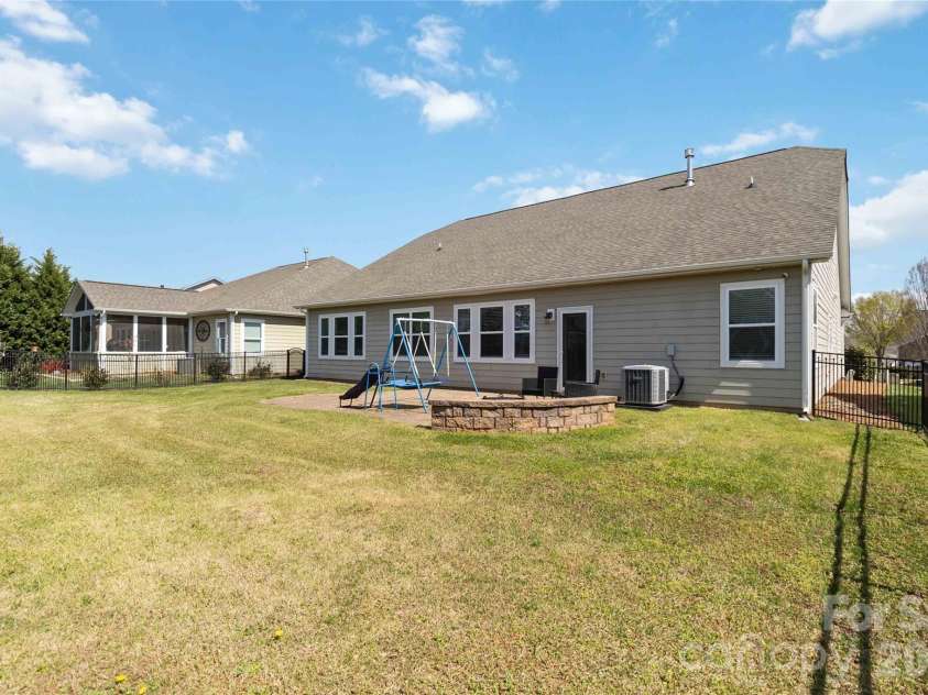 8830 Artesa Mill Lane, Charlotte, NC 28214.  MLS# CAR4359759, YatesRealty ID 5164. 