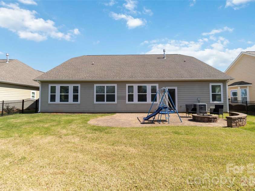 8830 Artesa Mill Lane, Charlotte, NC 28214.  MLS# CAR4359759, YatesRealty ID 5164. 