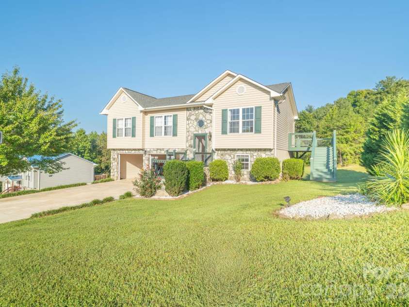 1260 Star Lane, Morganton, NC 28655.  MLS# CAR4403577, YatesRealty ID 51642. 