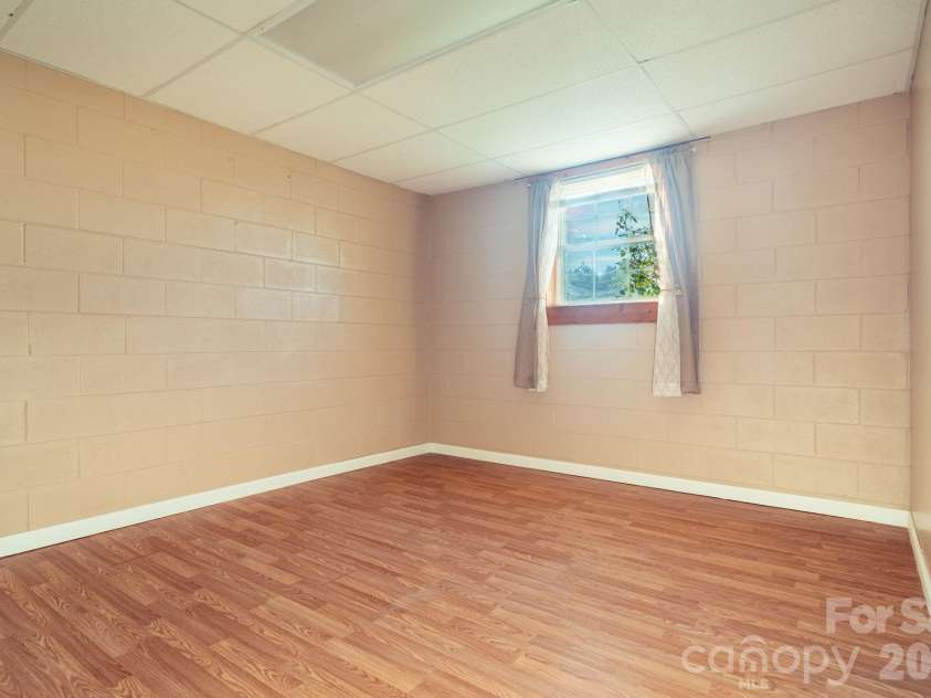 1260 Star Lane, Morganton, NC 28655.  MLS# CAR4403577, YatesRealty ID 51642. 