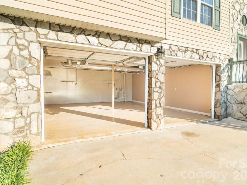1260 Star Lane, Morganton, NC 28655.  MLS# CAR4403577, YatesRealty ID 51642. 