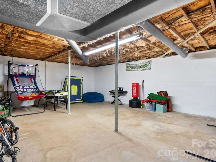 2729 Sandy Ford Road, Newton, NC 28658.  MLS# CAR4406143, YatesRealty ID 51643. 