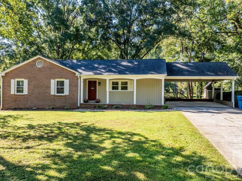 2729 Sandy Ford Road, Newton, NC 28658.  MLS# CAR4406143, YatesRealty ID 51643. 