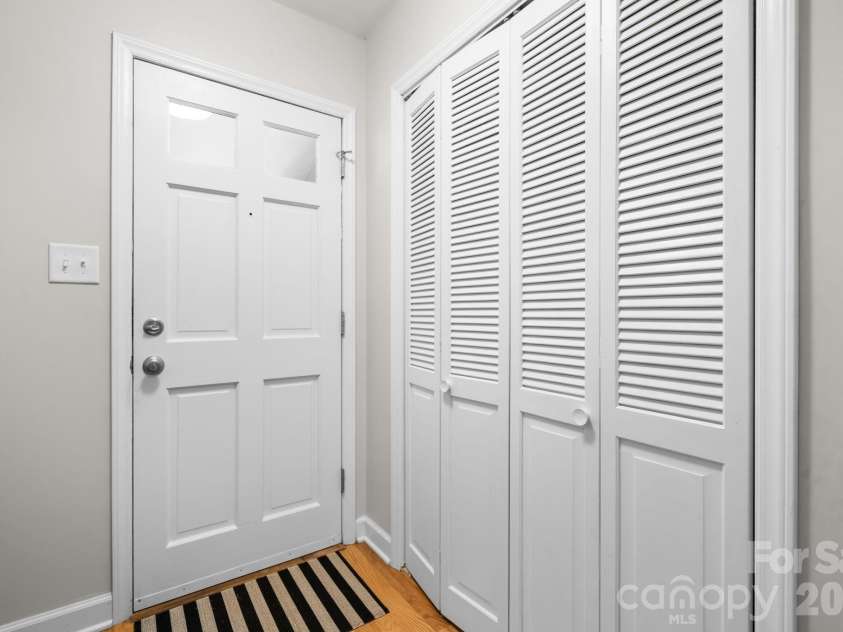 2729 Sandy Ford Road, Newton, NC 28658.  MLS# CAR4406143, YatesRealty ID 51643. Entry Way