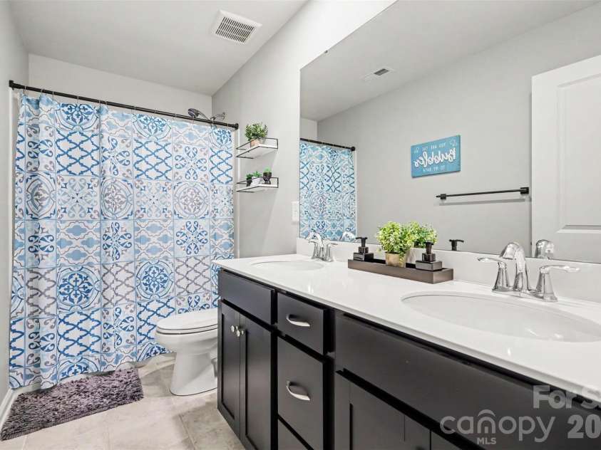 1571 Loggerhead Drive, Lancaster, SC 29720.  MLS# CAR4425185, YatesRealty ID 51644. Full bath