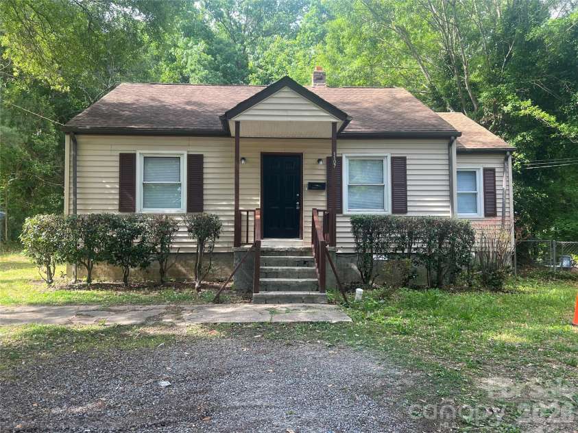 1107 Davidson Avenue, Gastonia, NC 28052.  MLS# CAR4422495, YatesRealty ID 51647. 