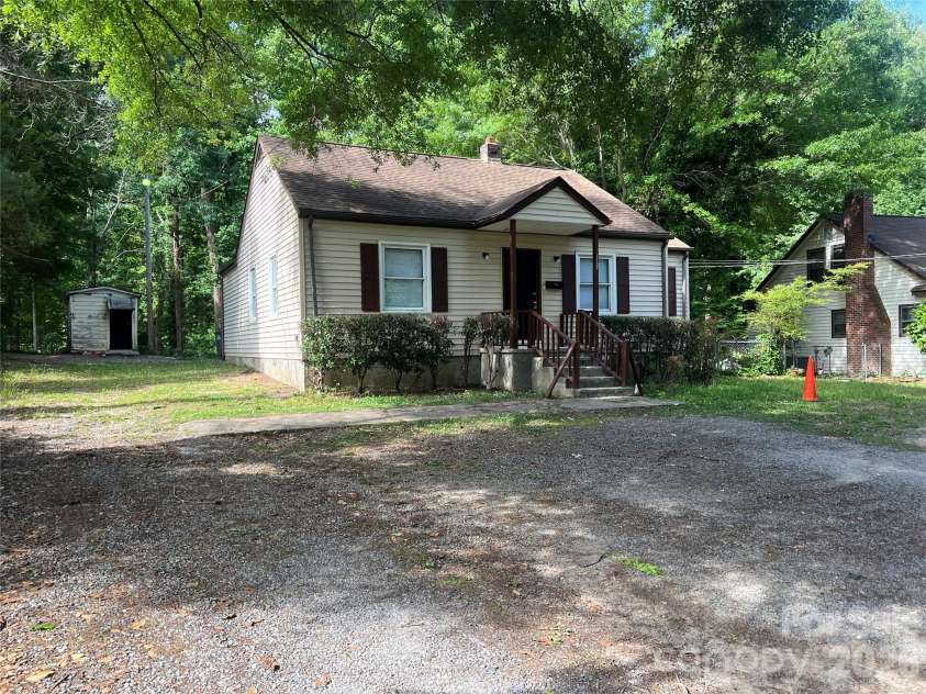 1107 Davidson Avenue, Gastonia, NC 28052.  MLS# CAR4422495, YatesRealty ID 51647. 