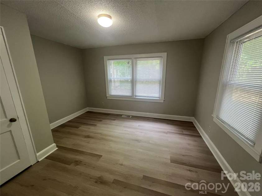 1107 Davidson Avenue, Gastonia, NC 28052.  MLS# CAR4422495, YatesRealty ID 51647. 