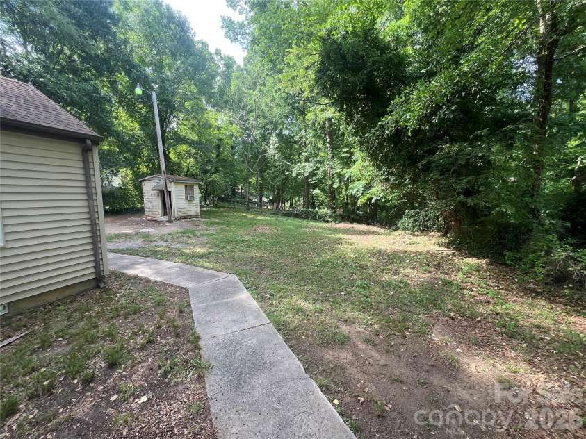 1107 Davidson Avenue, Gastonia, NC 28052.  MLS# CAR4422495, YatesRealty ID 51647. 