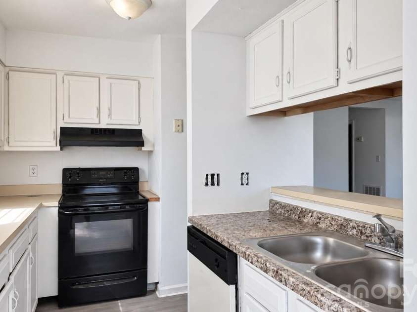 8032 Tremaine Court, Charlotte, NC 28227.  MLS# CAR4425514, YatesRealty ID 51648. 