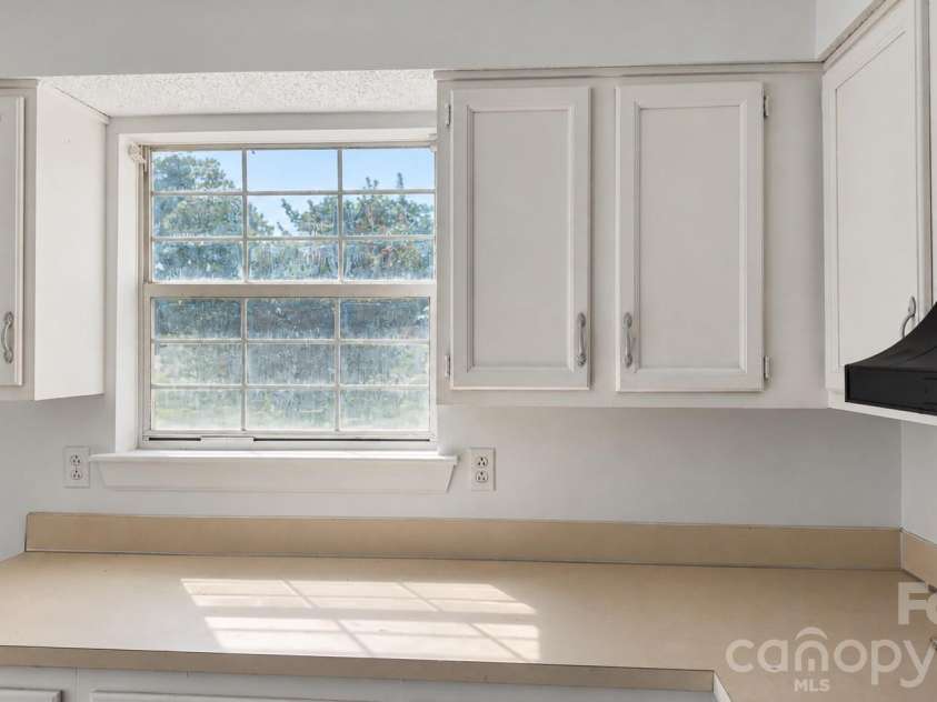 8032 Tremaine Court, Charlotte, NC 28227.  MLS# CAR4425514, YatesRealty ID 51648. 