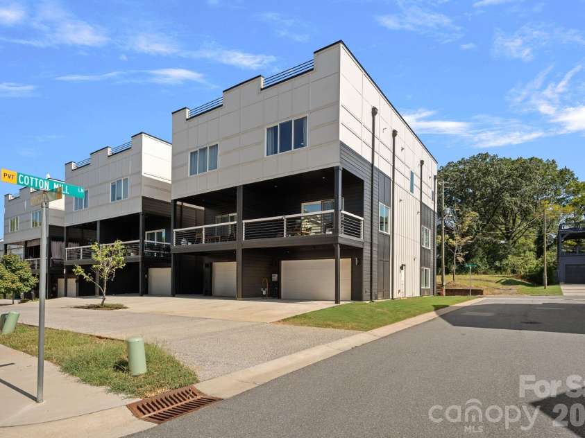 910 Van Every Street, Charlotte, NC 28205.  MLS# CAR4424577, YatesRealty ID 51651. 2-car attached garage w/ additional parking