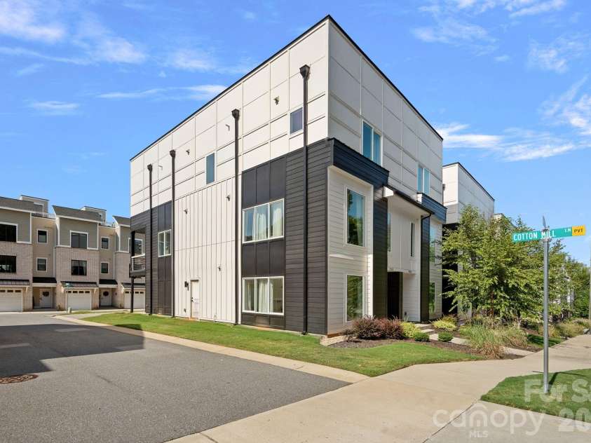 910 Van Every Street, Charlotte, NC 28205.  MLS# CAR4424577, YatesRealty ID 51651. 