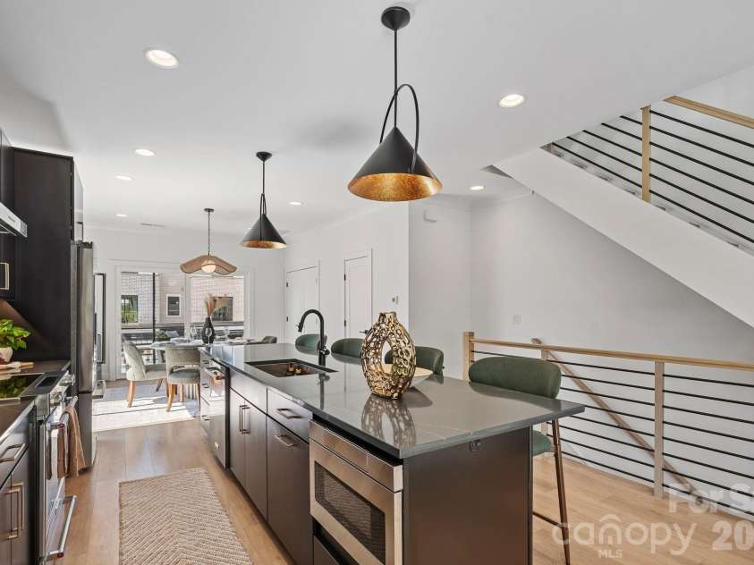910 Van Every Street, Charlotte, NC 28205.  MLS# CAR4424577, YatesRealty ID 51651. 