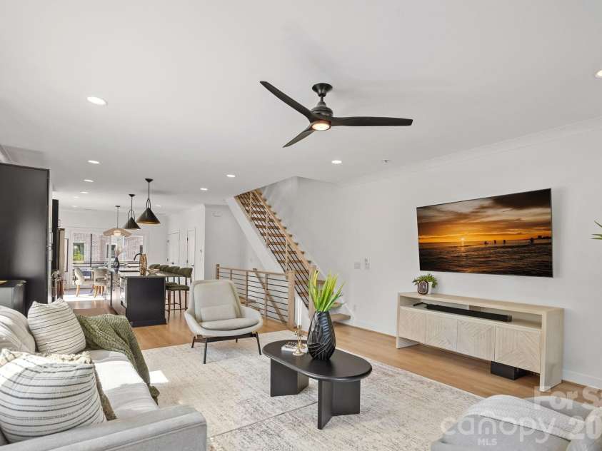 910 Van Every Street, Charlotte, NC 28205.  MLS# CAR4424577, YatesRealty ID 51651. 