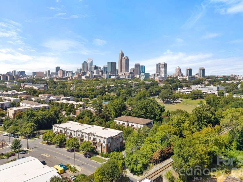 910 Van Every Street, Charlotte, NC 28205.  MLS# CAR4424577, YatesRealty ID 51651. 