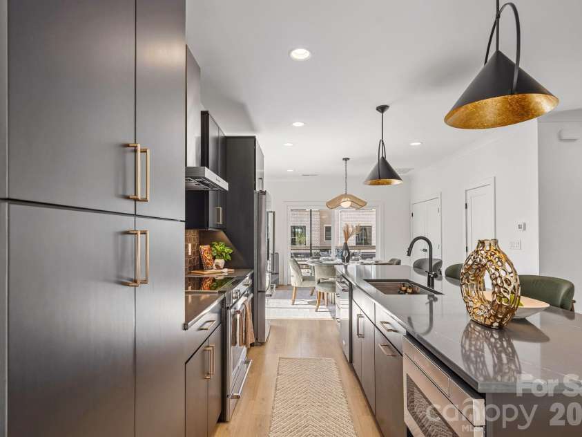 910 Van Every Street, Charlotte, NC 28205.  MLS# CAR4424577, YatesRealty ID 51651. 