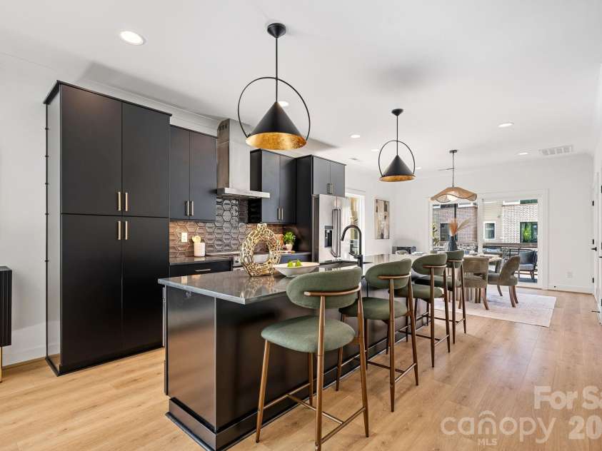 910 Van Every Street, Charlotte, NC 28205.  MLS# CAR4424577, YatesRealty ID 51651. Kitchen