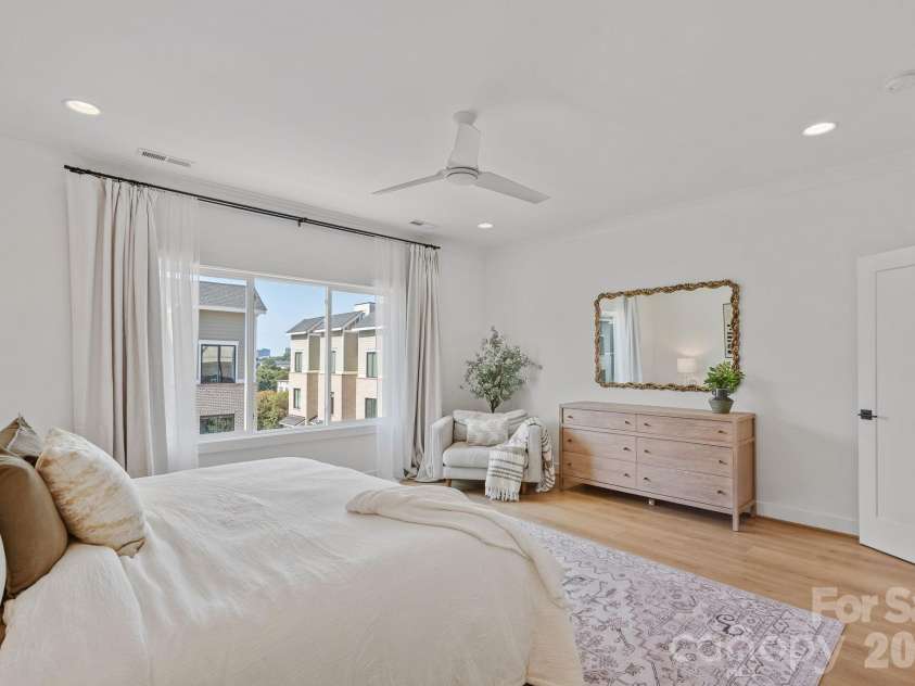 910 Van Every Street, Charlotte, NC 28205.  MLS# CAR4424577, YatesRealty ID 51651. Primary Bedroom