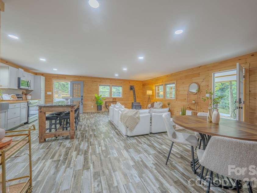 633 Kingdom Place, Zirconia, NC 28790.  MLS# CAR4425682, YatesRealty ID 51652. 