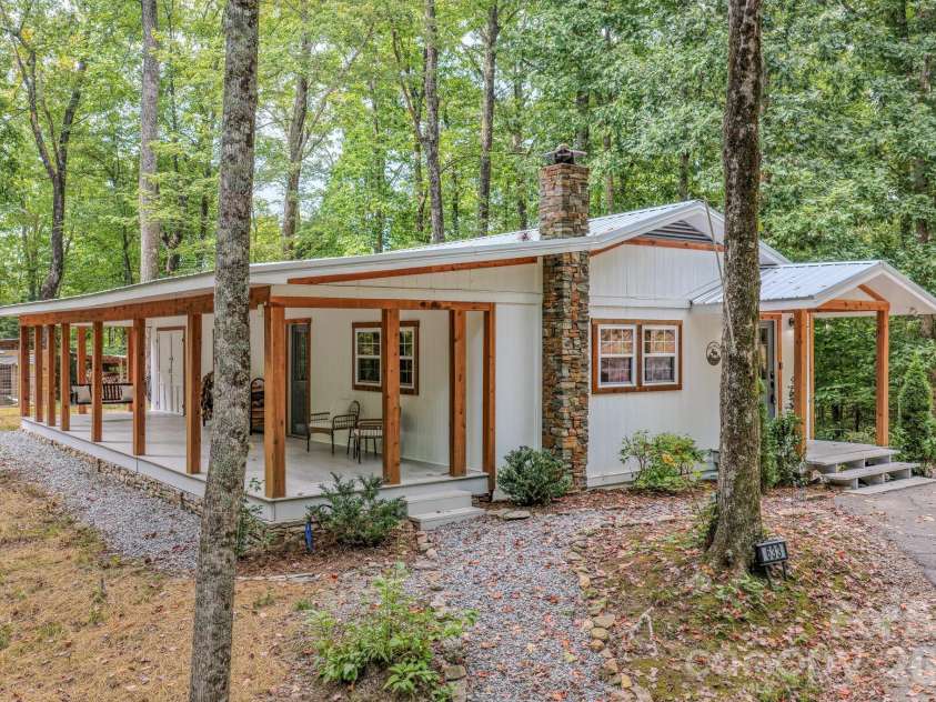 633 Kingdom Place, Zirconia, NC 28790.  MLS# CAR4425682, YatesRealty ID 51652. 