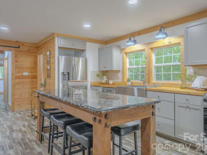 633 Kingdom Place, Zirconia, NC 28790.  MLS# CAR4425682, YatesRealty ID 51652. 