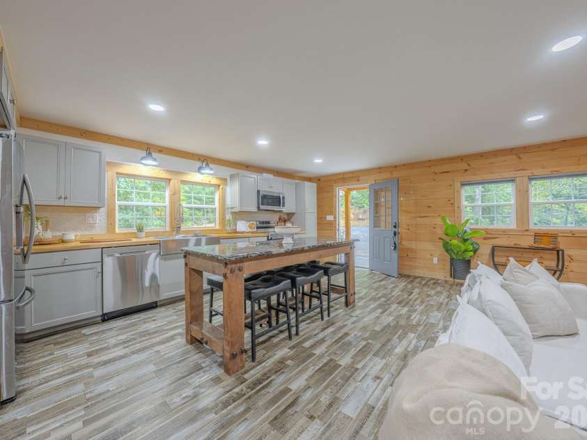 633 Kingdom Place, Zirconia, NC 28790.  MLS# CAR4425682, YatesRealty ID 51652. 