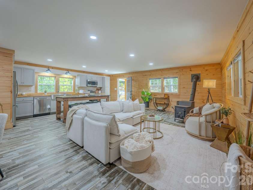 633 Kingdom Place, Zirconia, NC 28790.  MLS# CAR4425682, YatesRealty ID 51652. 