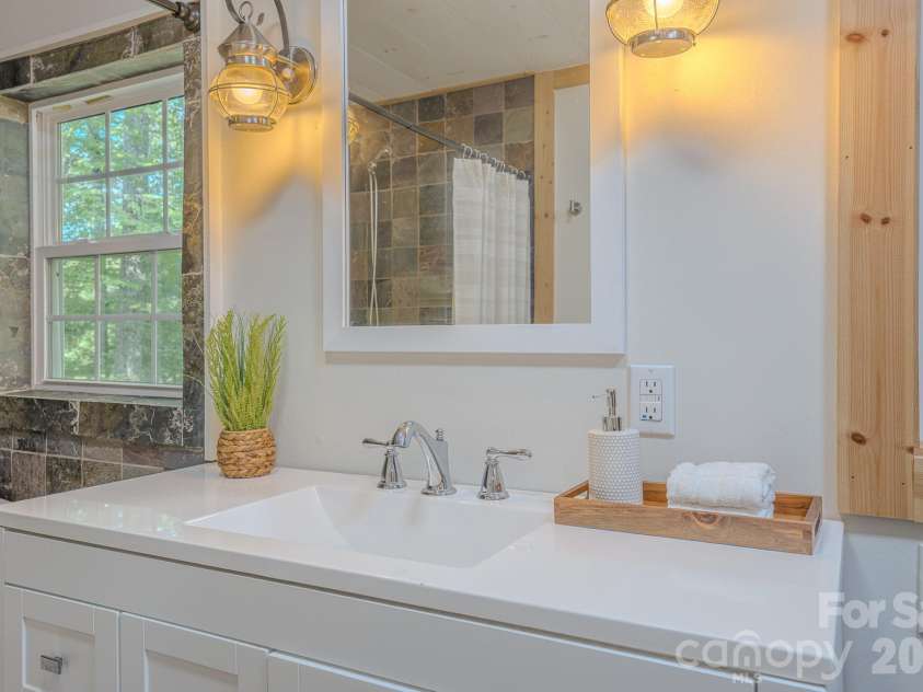 633 Kingdom Place, Zirconia, NC 28790.  MLS# CAR4425682, YatesRealty ID 51652. 